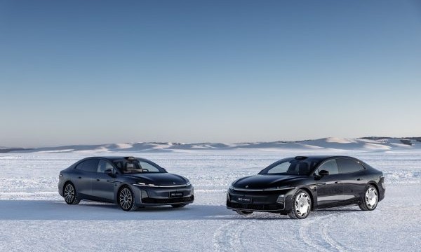 冰雪上的稳控实力派，昊铂A800三电机四驱带来顶级驾驶享受